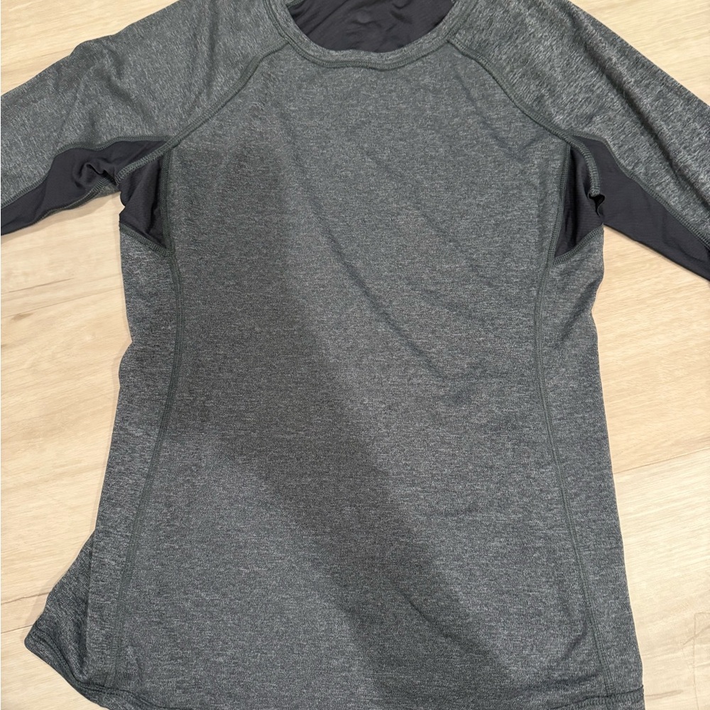 Old Navy Active Heather Gray Top